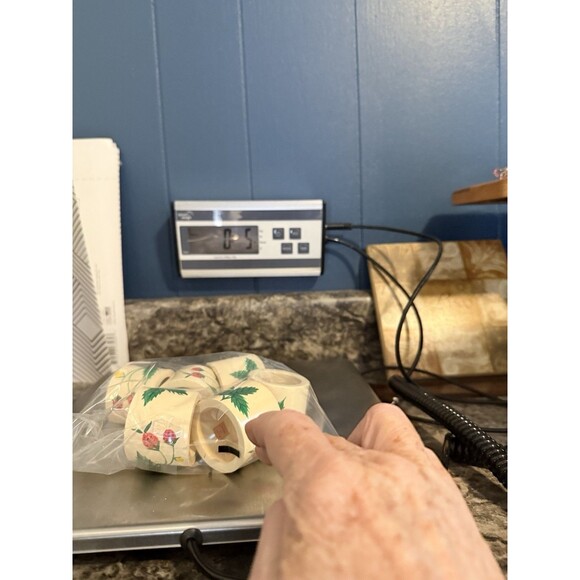 Strawberry Napkin Rings Holders Resin Set of 6 Farmhouse Summer Country - Picture 6 of 6